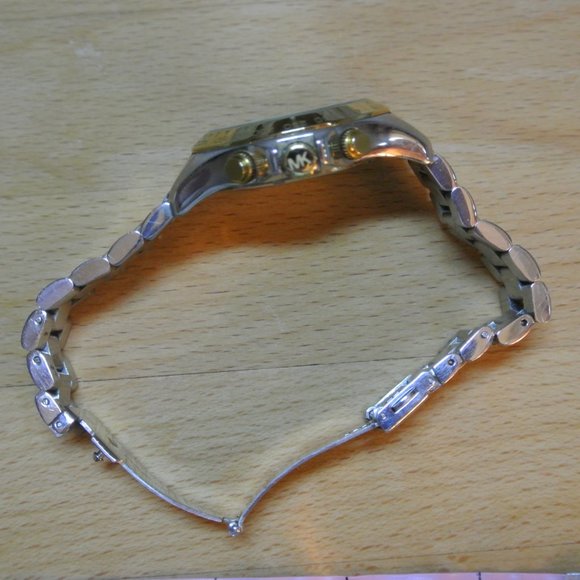 Michael Kors Unisex Two Tone Stainless Steel Band Chronograph Watch [MK5455] - Picture 5 of 7